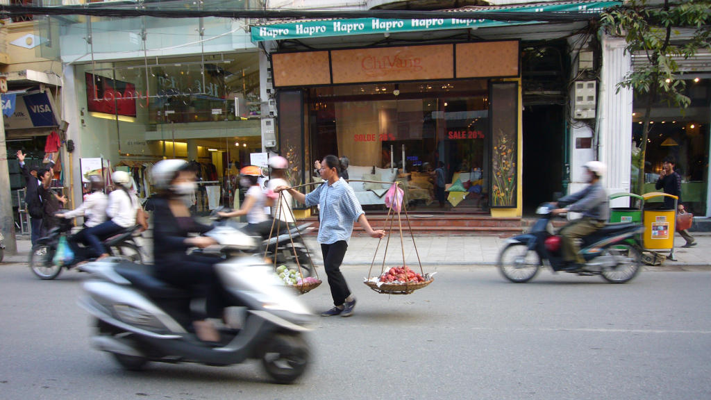 10 Lady crossing road W1024