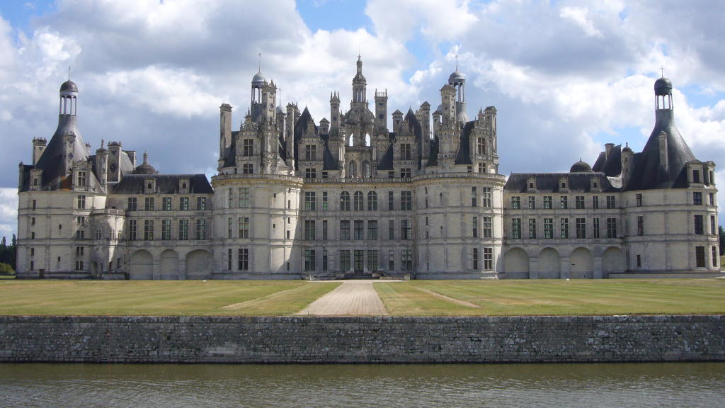 13 Castle in the Loire W1024